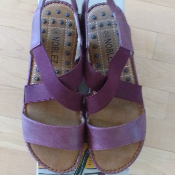 Noblez burgundy leather sandals - Picture 3 of 6